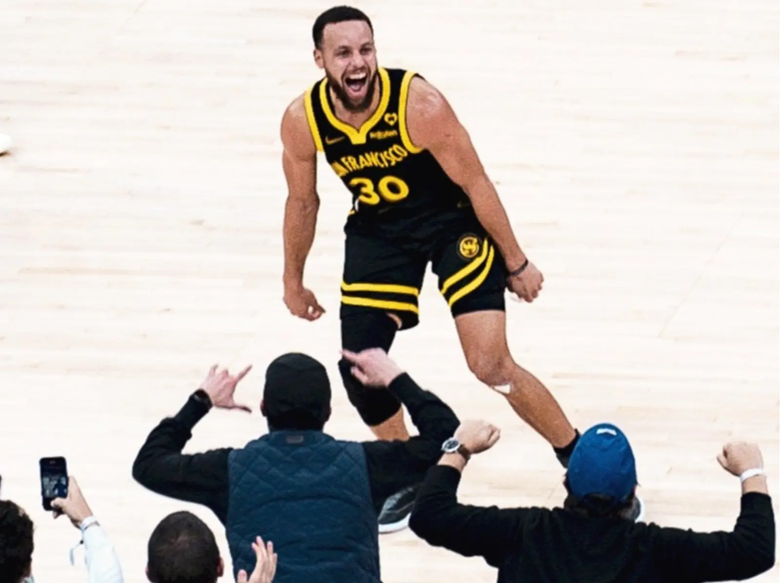 NBA／Stephen Curry 完成 0.7 秒驚天大號三分球準絕殺，勇士擊退太陽豪奪 4 連勝！