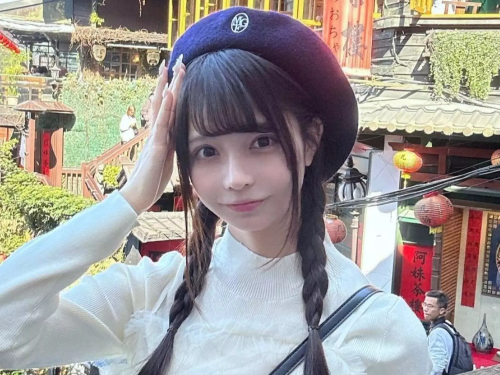 「日本奇蹟雙胞胎」妹妹柊琪琪來台灣旅遊，穿「短裙大秀美腿」IG 打卡曬美照！