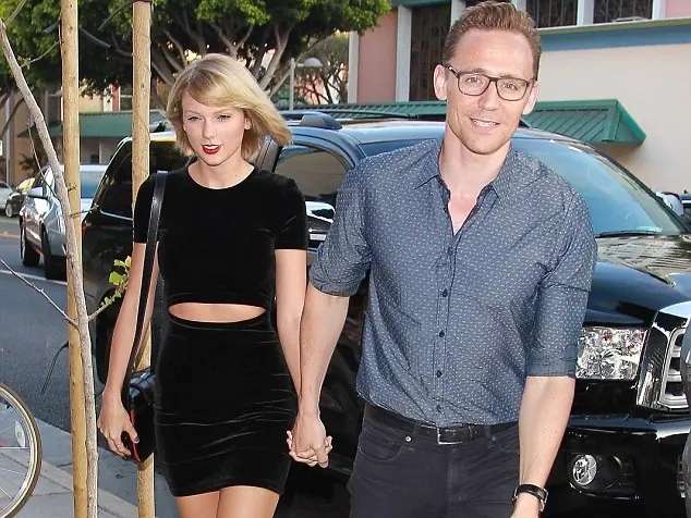 泰勒絲 Taylor Swift 和 Travis Kelce 戀情遭看衰，專欄作家：「這段戀情不會持久！」