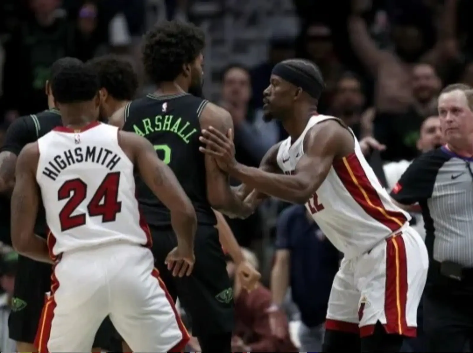 NBA／熱火、鵜鶘之戰爆發大規模衝突，Jimmy Butler 被掐脖！