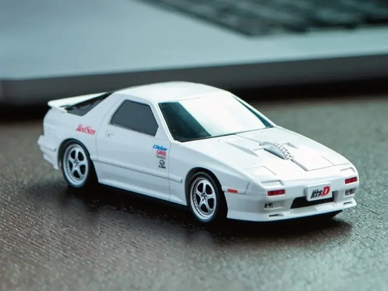 《頭文字 D》高橋涼介 Mazda RX-7（FC3S）無線滑鼠開放預購，辦公桌開始飆高速！