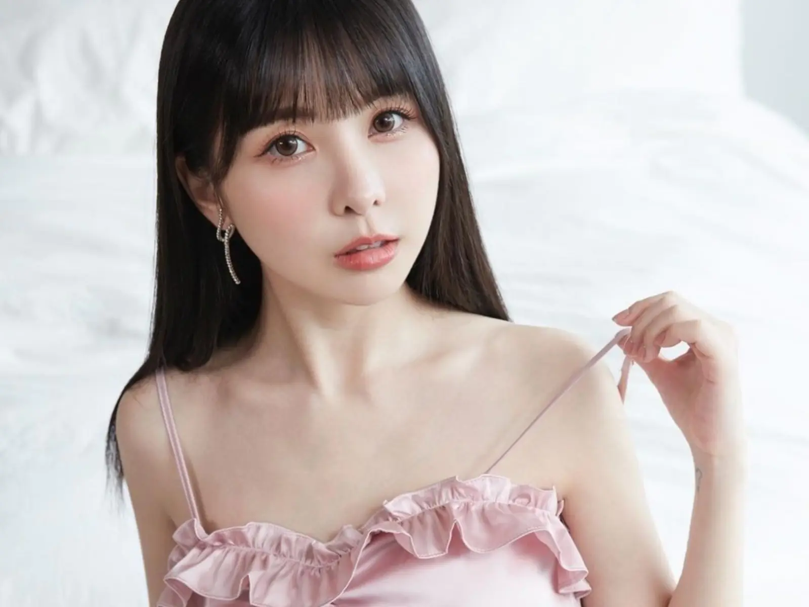 台灣女網紅 Tiny Lu 強勢衝擊日本 AV 界！宣布以「田井虹」藝名於《FALENO》重磅出道！【老司 J 開車】