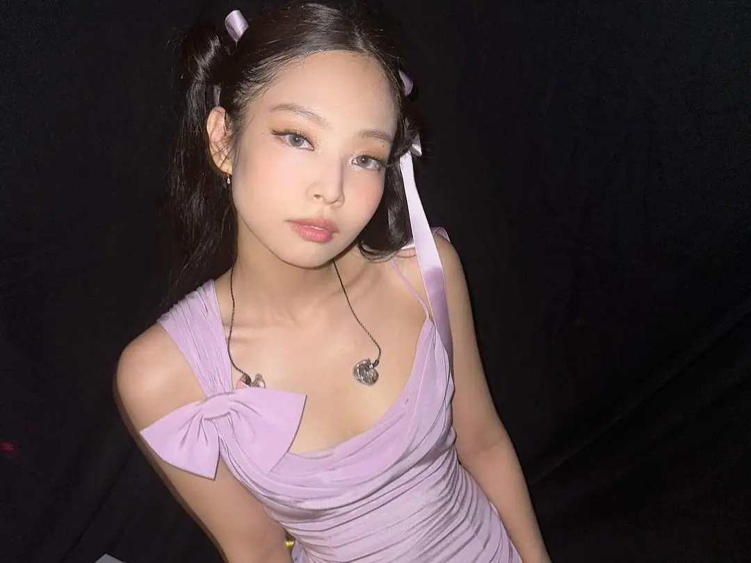 BLACKPINK Jennie 接機失控畫面流出！韓媒直言：「YG 出走後資源全沒了！」