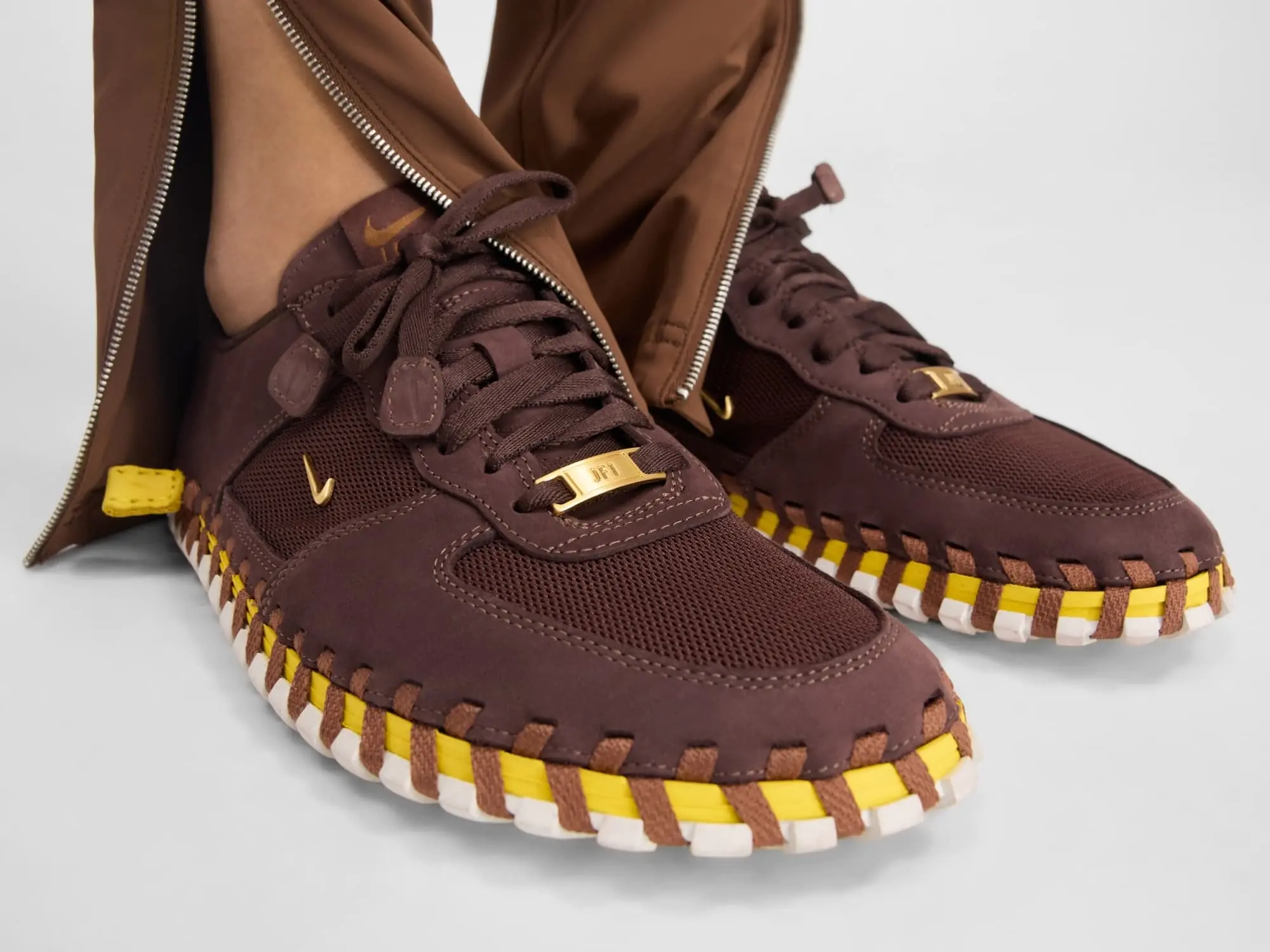 2024 年三月球鞋發售清單：ASICS 聯名大軍、Jacquemus x Nike J Force 1 強勢來襲！（持續更新）