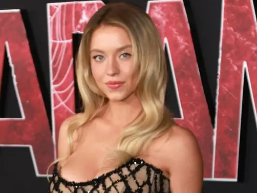 席德妮史威尼 Sydney Sweeney 坦言如果和《蜘蛛人》Zendaya 合作，願意回歸演出！