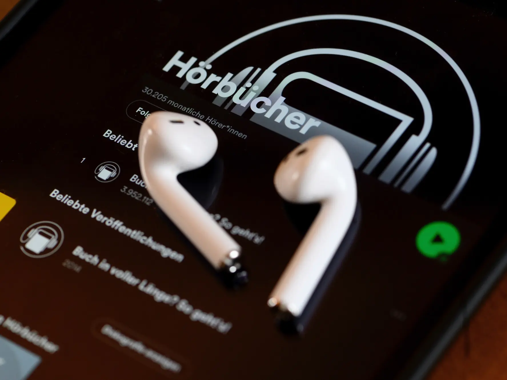 蘋果 Apple AirPods 將於 2024 年推出全新兩版本，還將配有「主動降噪」功能！