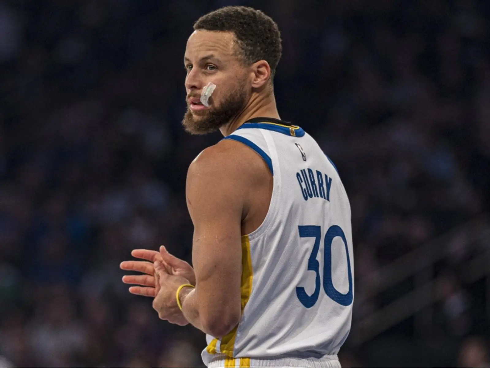 NBA／勇士敗給尼克，Stephen Curry 情緒嚴肅：「照這樣打根本走不遠⋯」