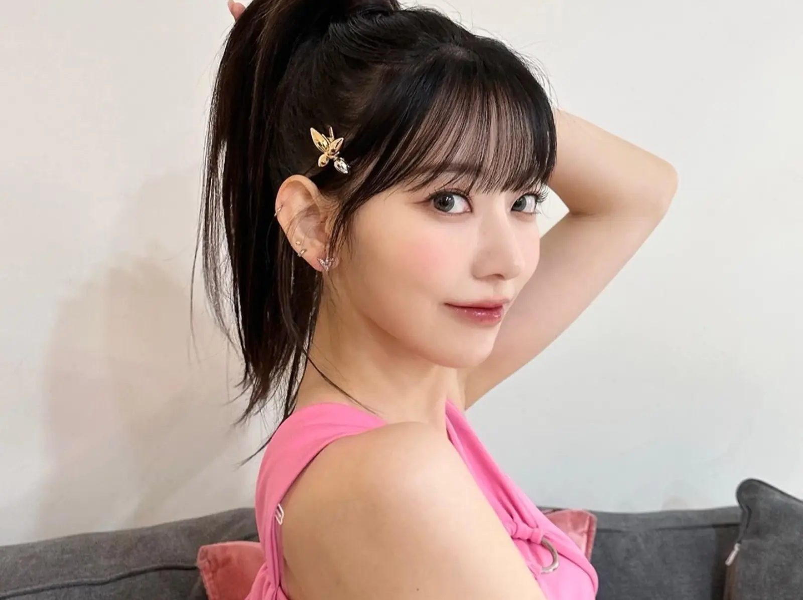 盤點 LE SSERAFIM 宮脇咲良、IVE 張員瑛⋯粉色穿搭靈感！打造春夏軟萌戀愛感就靠「這招」！