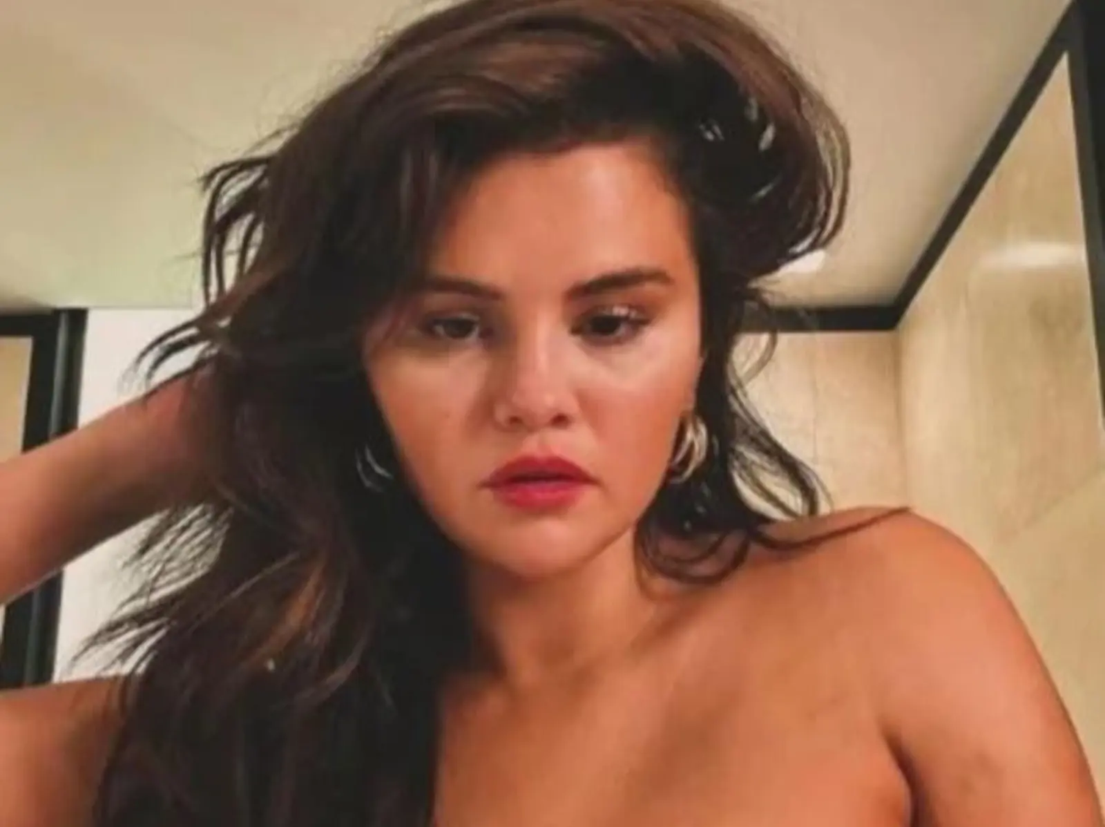 Selena Gomez 分享辣照「疑似走光」，火速刪文仍遭瘋傳！
