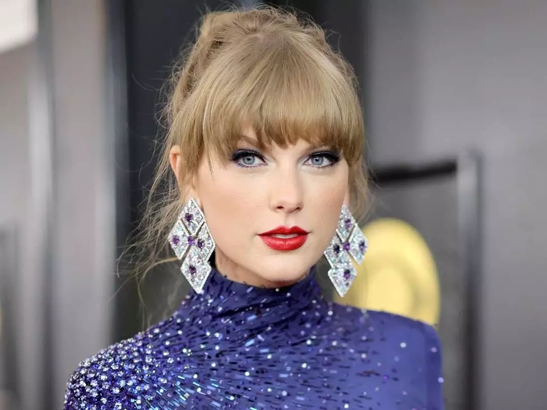 傳泰勒絲 Taylor Swift 和 Travis Kelce 感情生變，全因男友「有夠黏」！