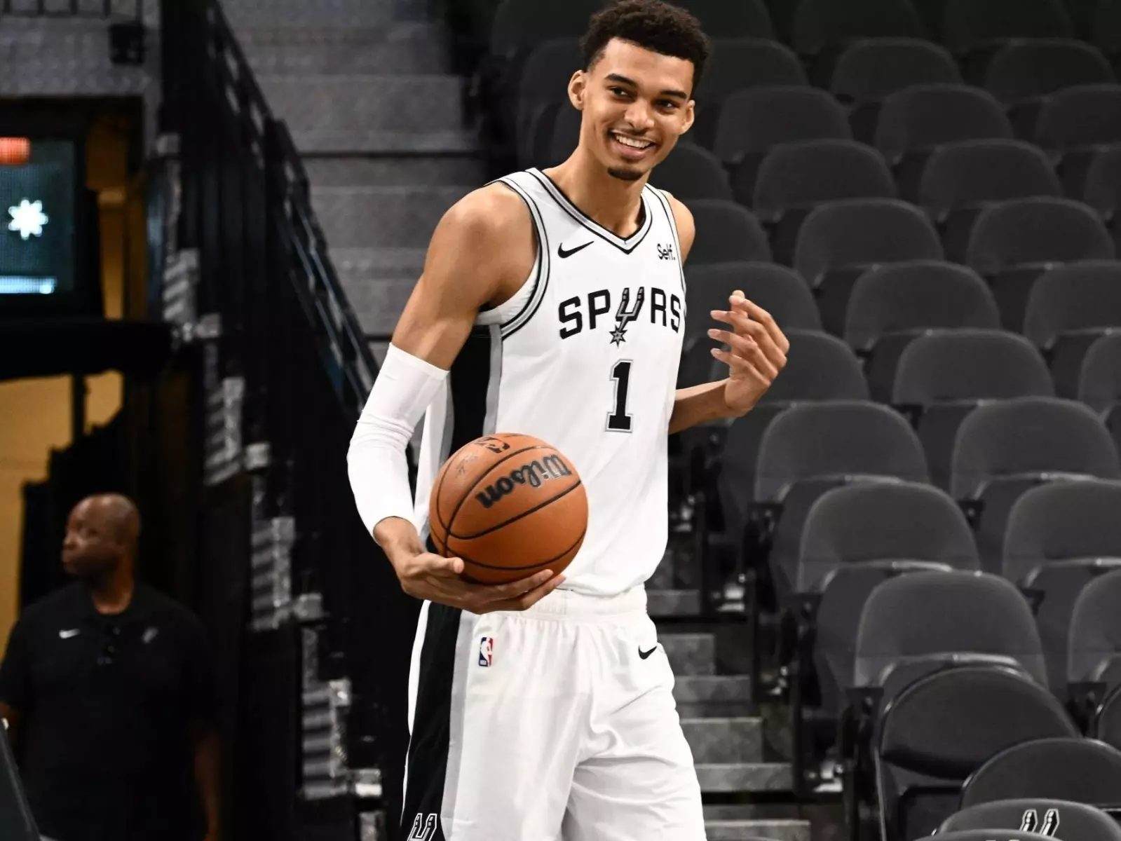 NBA／馬刺球星 Victor Wembanyama Nike 個人專屬 Logo 正式曝光！