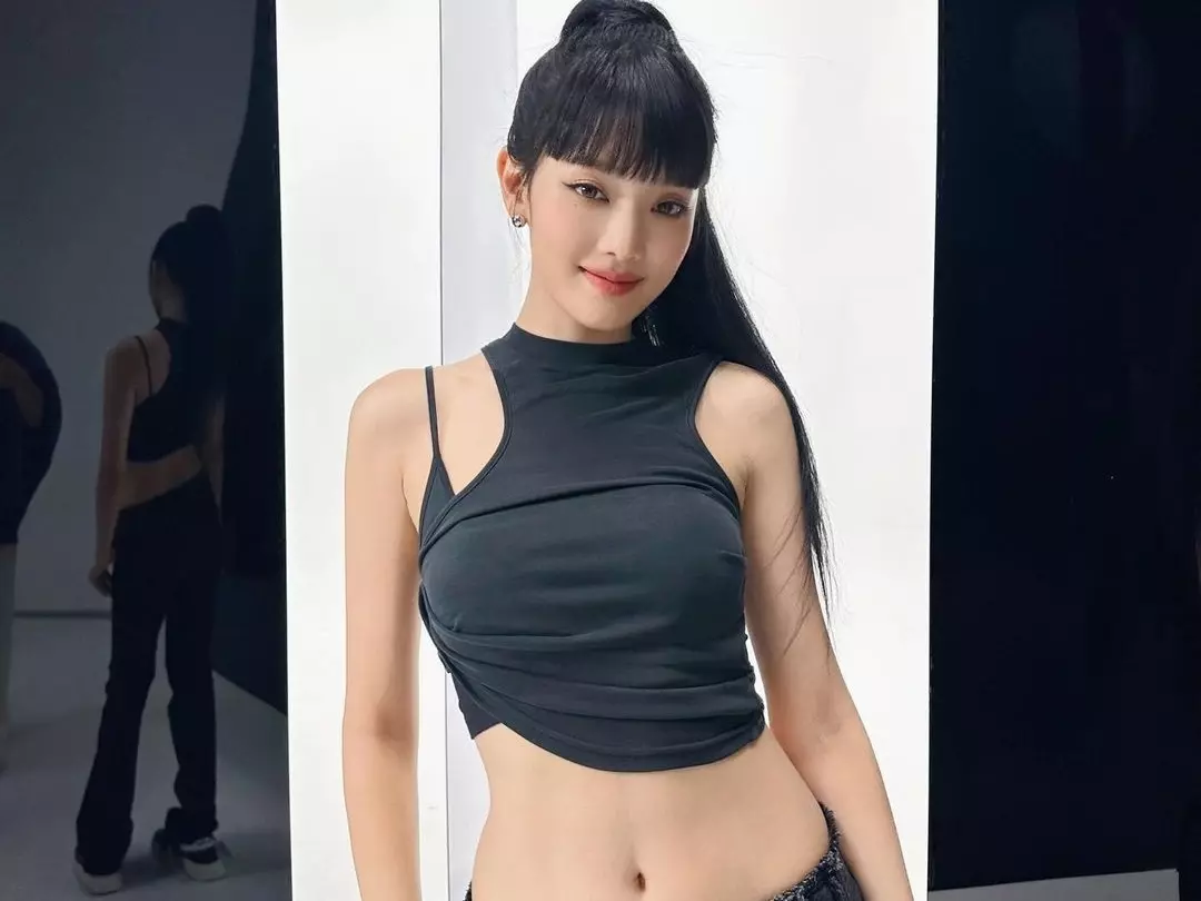 (G)I-DLE 男經紀人遭控騷擾 Minnie！鏡頭前開摸，引粉絲震怒：「快點解僱他！」