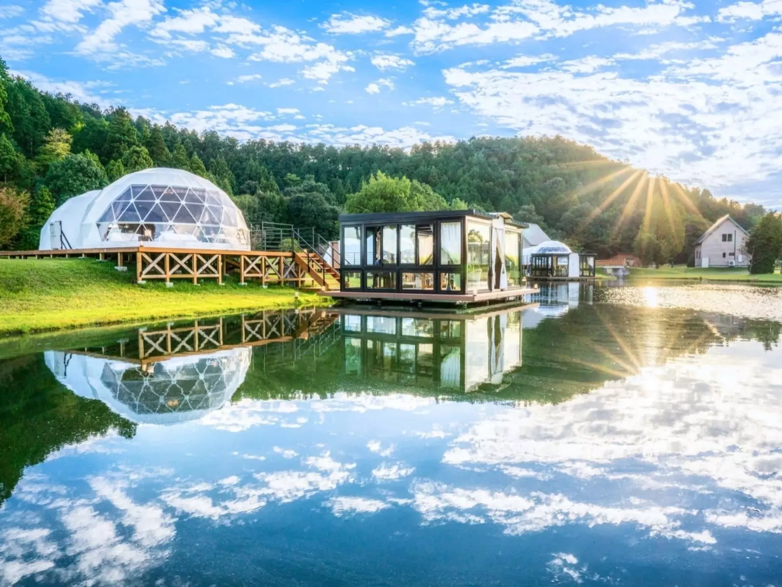 豪華露營新境界！日本標竿場地「GLAMP ELEMENT」2024 最新「雨滴帳」＋「ReFa」在台正式接受預約