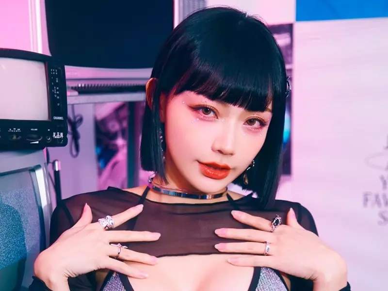 寵物溝通師子涵火辣拍攝封面！曾因為工作嚇到去收驚？【野生抓正妹】