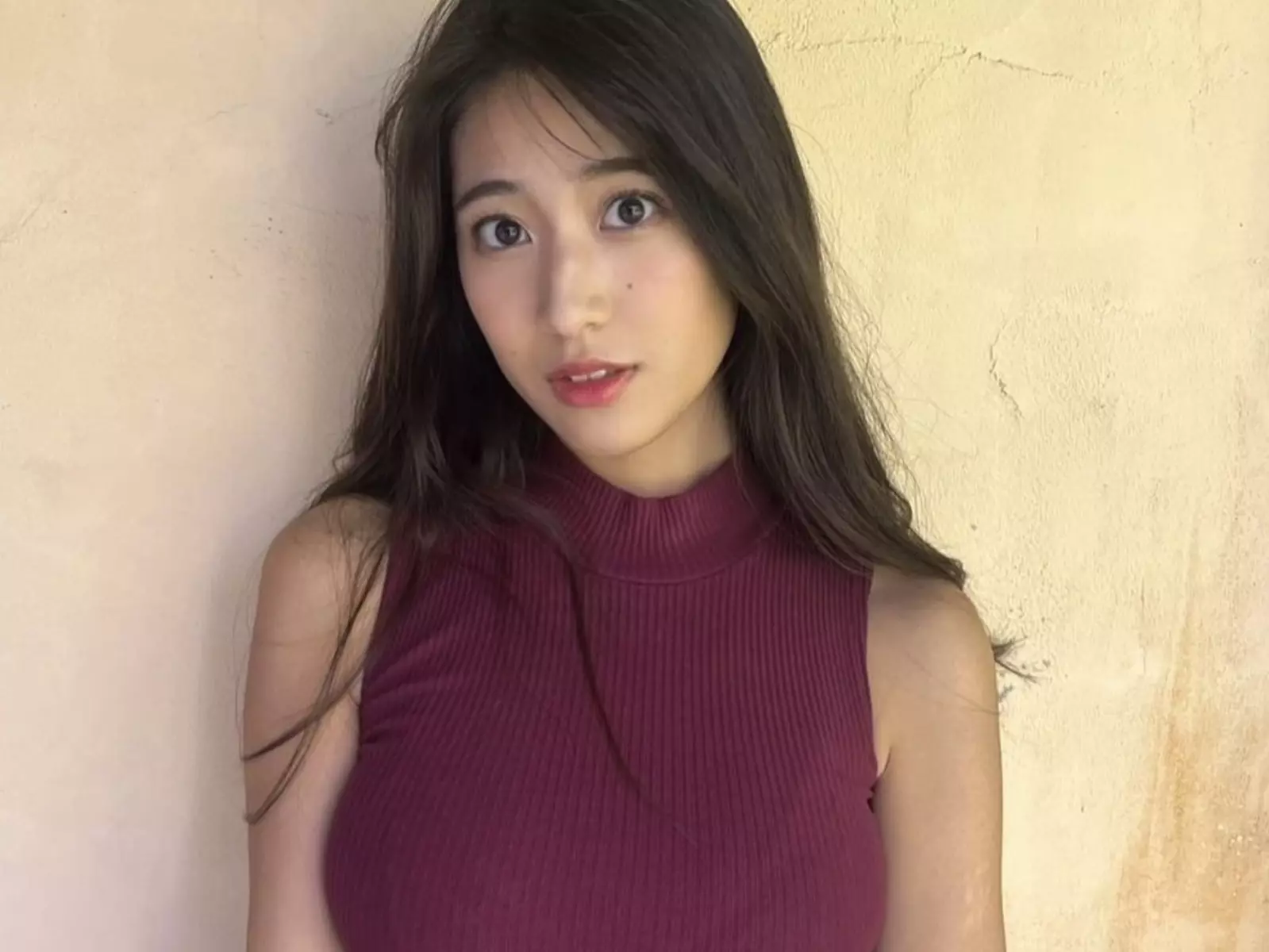 「前超市店員」岡本杷奈擁有 174 公分高挑身材！宣布將於 4 月份推出首本寫真《in bloom》！【野生抓正妹】