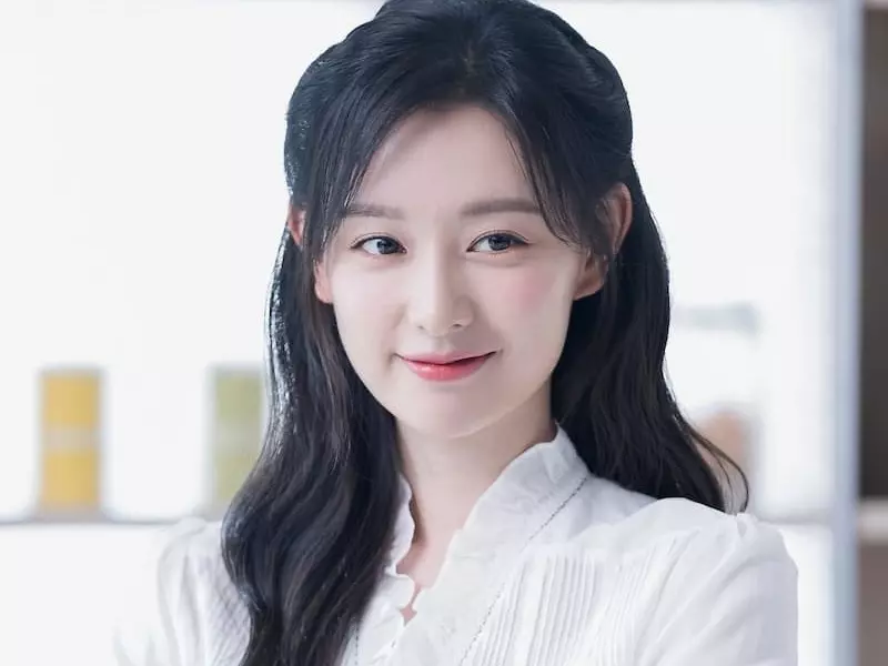 《淚之女王》洪海仁原訂不是金智媛，是由 IU 演！消息曝光引起罵戰！