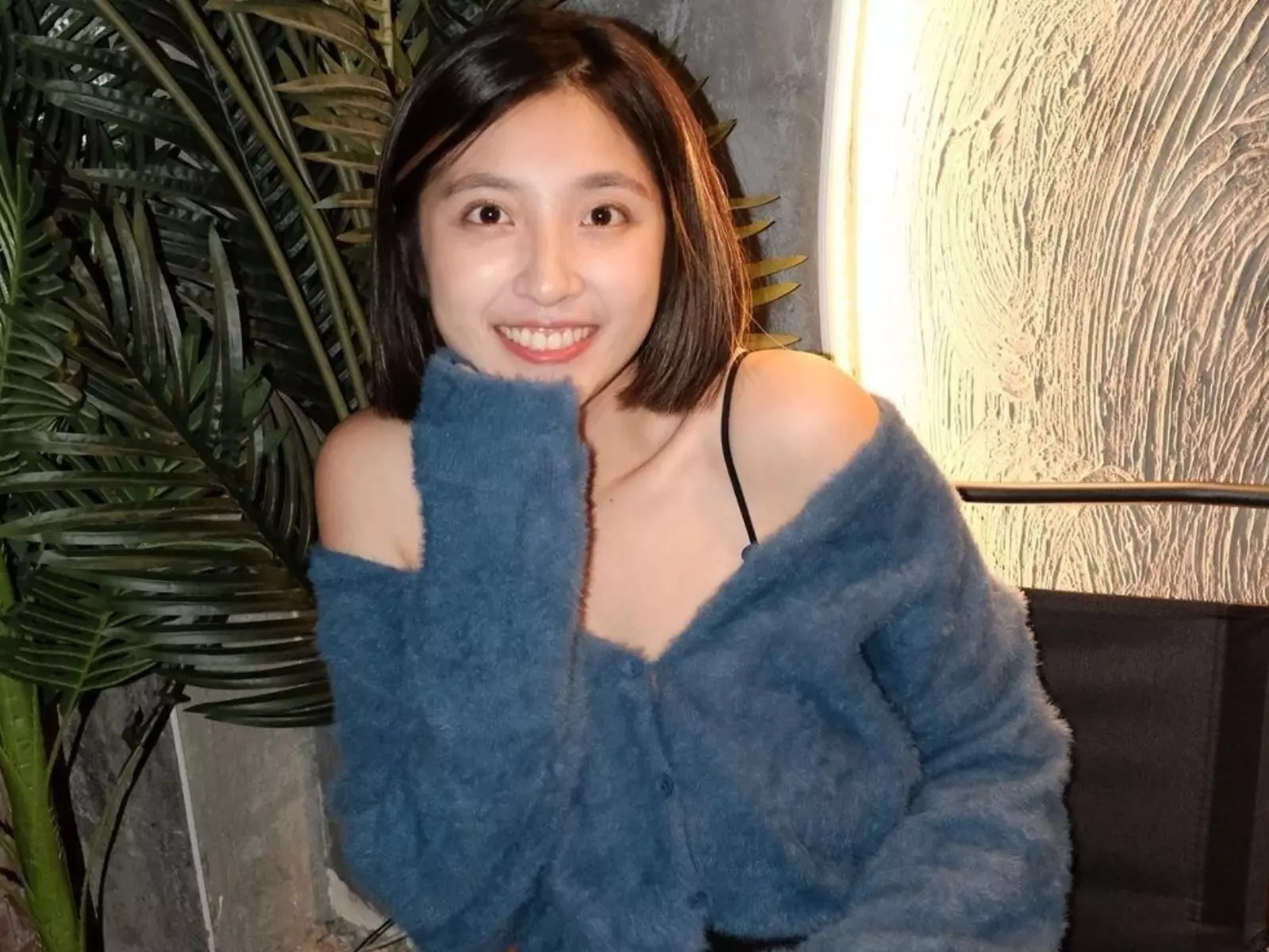 正妹領犬員 Caroline 掀 PTT 暴動！超熱辣身材曝光，鄉民瘋喊：「汪汪隊集合！」【野生抓正妹】