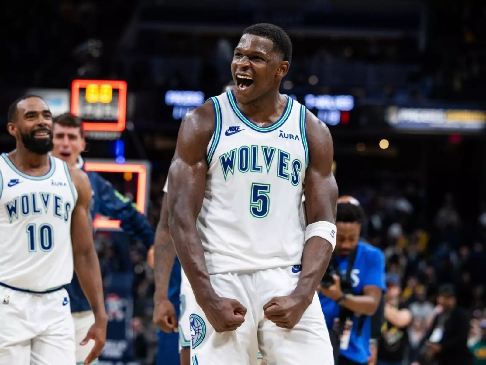 NBA／灰狼 4 戰全勝橫掃太陽，Anthony Edwards 狂炸 40 分！