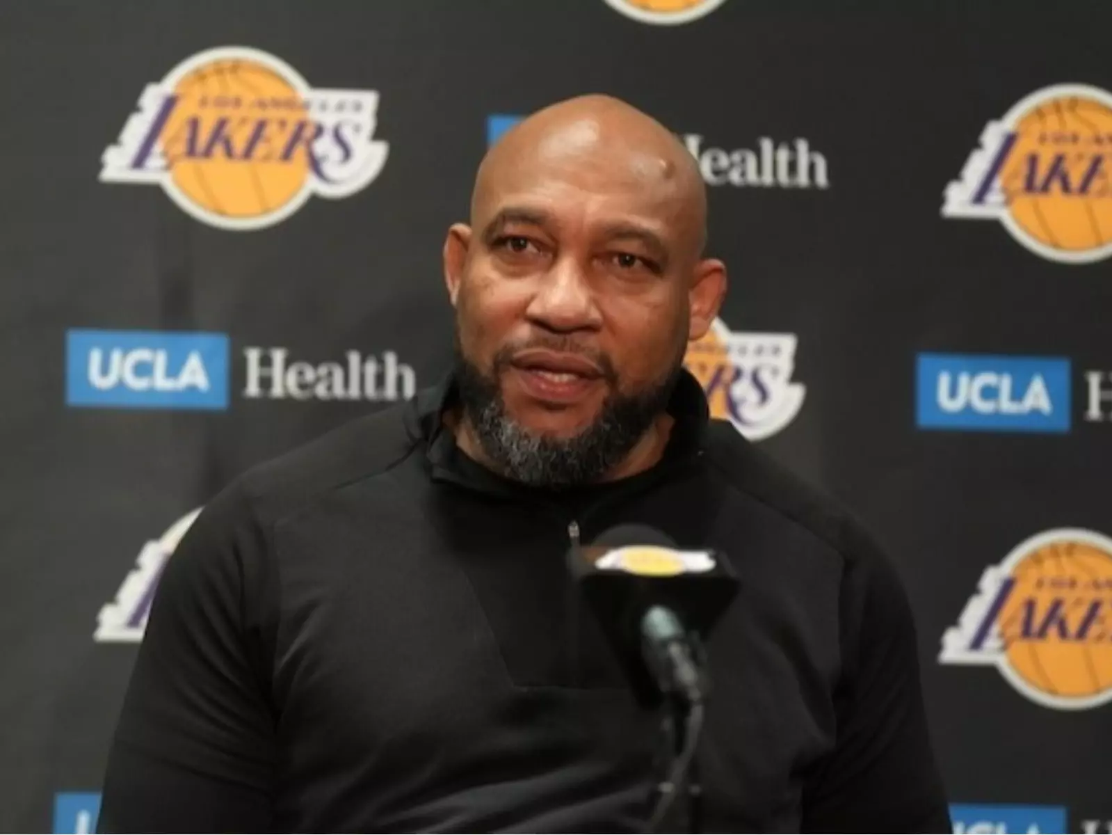 NBA／Darvin Ham 公開批評某湖人球員「連 10 場都烙賽」，球迷看傻「在臭 Dlo 嗎？」