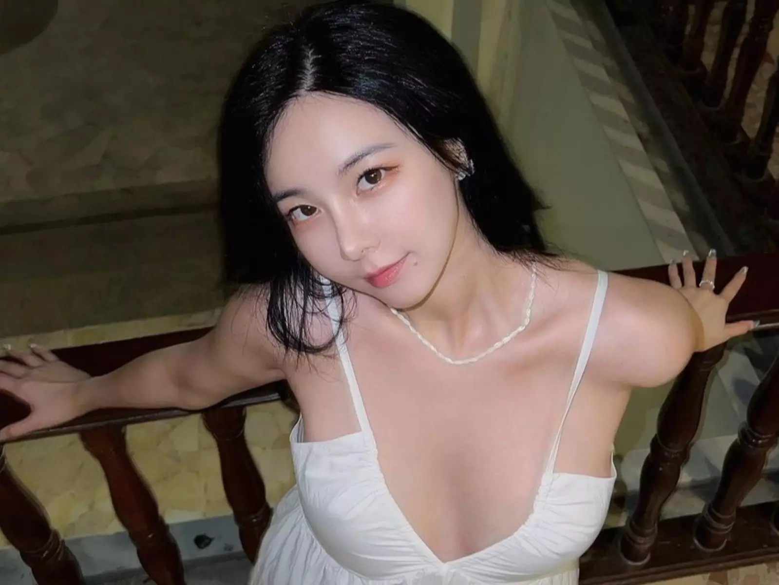 奎丁「妹妹頭」新造型康復回歸！盤點過去「5 大美辣造型」社會丁姐不是叫假的！【野生抓正妹】