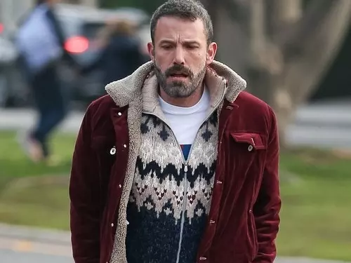班艾佛列克 Ben Affleck 摘婚戒，爆出將和珍妮佛羅培茲 Jennifer Lopez 分居！