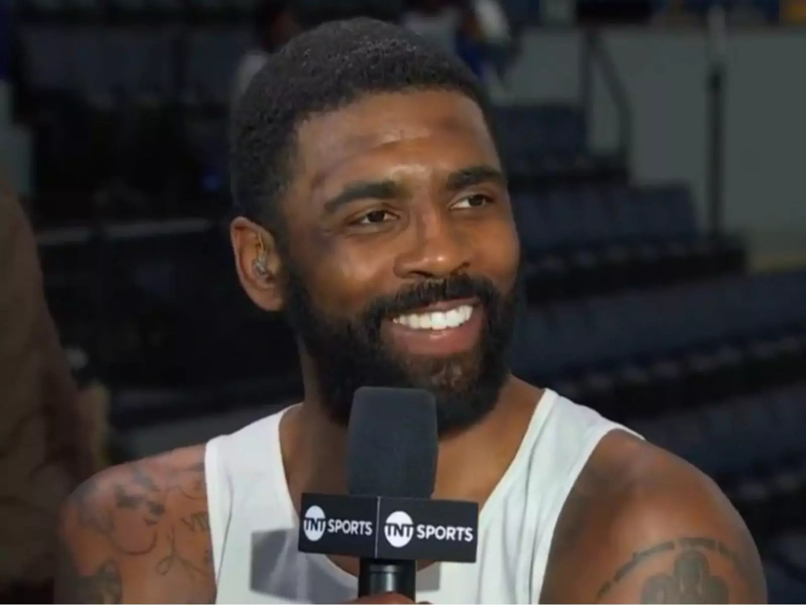 NBA／Anthony Edwards 守 Kyrie Irving 累到精疲力盡畫面曝光！