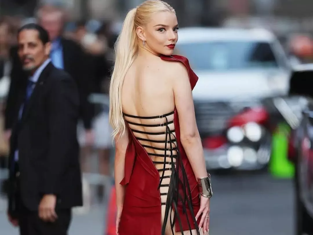 安雅泰勒喬伊 Anya Taylor Joy 身材是真的辣！身高 173 公分瘦身、保養秘訣曝光～