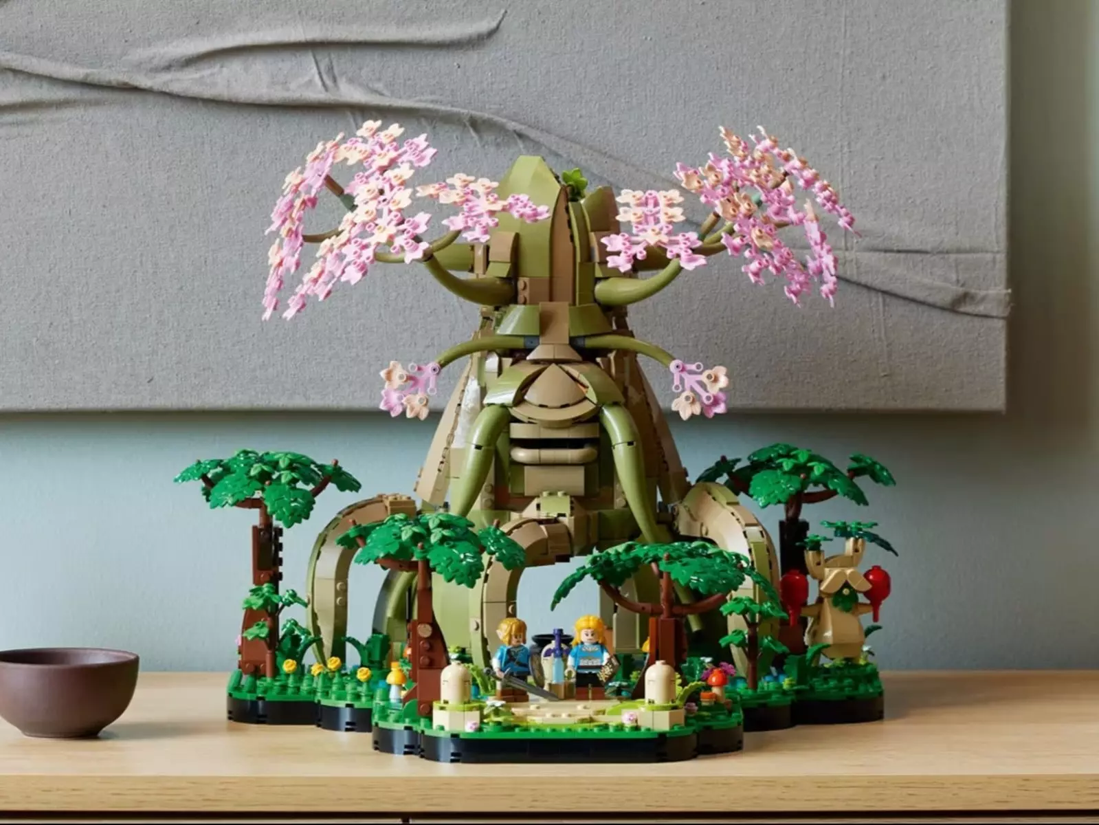 樂高 LEGO《薩爾達傳說》推出「德庫樹長老」積木套裝，2500 片積木打造完美還原遊戲場景！