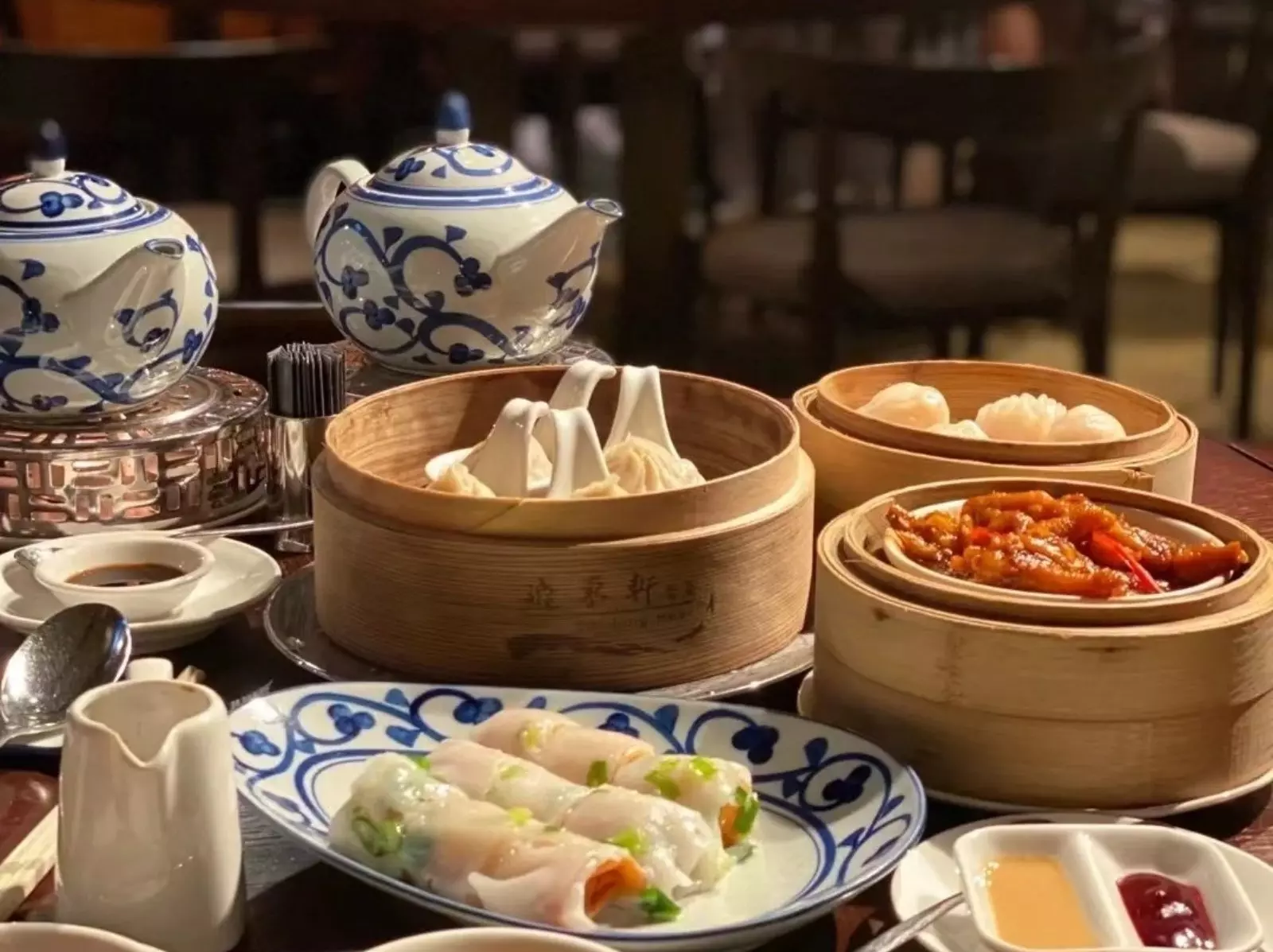 2025 台北 10 大港式飲茶餐廳推薦：波記茶餐廳、美天餐室⋯讓你心甘情願排隊！