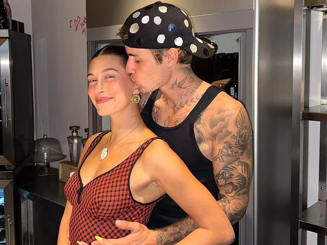 海莉 Hailey Bieber IG 評論意外曝光小賈斯汀 Justin Bieber 的爸爸小名，網友圈粉：「可愛爆擊！」