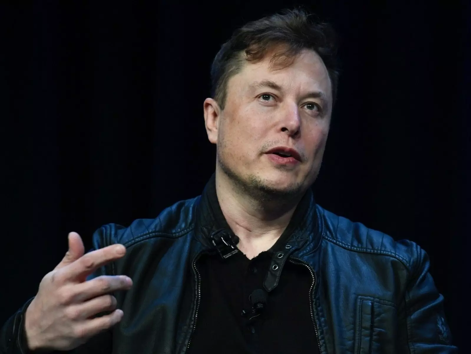社群平台 X 正式開放「上傳成人內容」，連 AI 生成影像也適用！