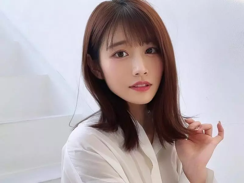 河北彩伽美曬紅色透膚衣！自爆曾愛上大 29 歲熟男：很有安全感！【老司J開車】