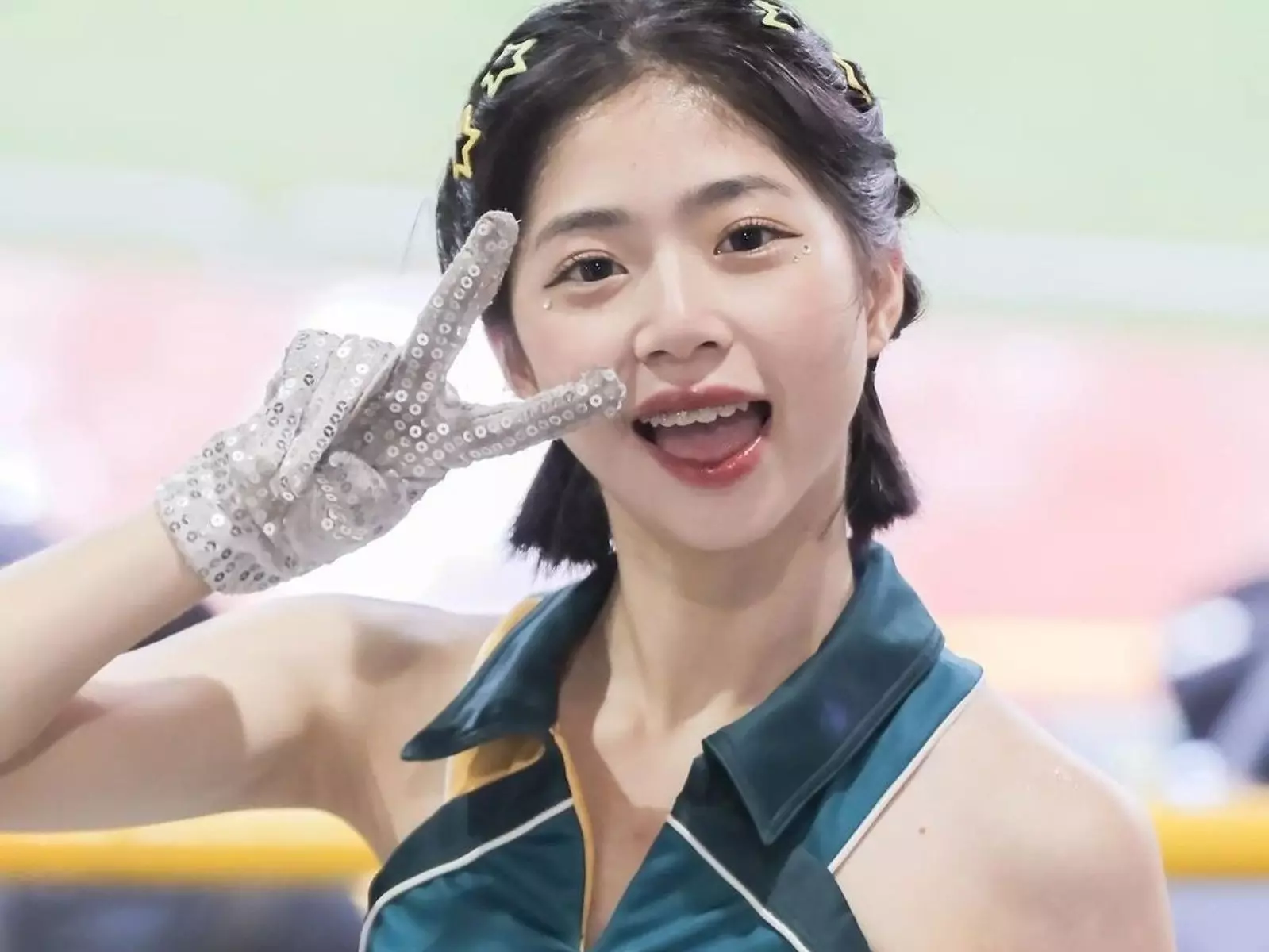 台鋼啦啦隊妡 0 甜跳〈麻辣糖葫蘆〉！可愛到連原唱都說讚！【野生抓正妹】