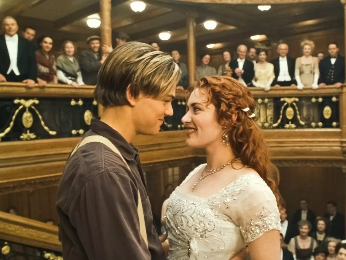《鐵達尼號》凱特溫絲蕾 Kate Winslet 透露和李奧納多 Leonardo DiCaprio 接吻像吃巧克力棒！