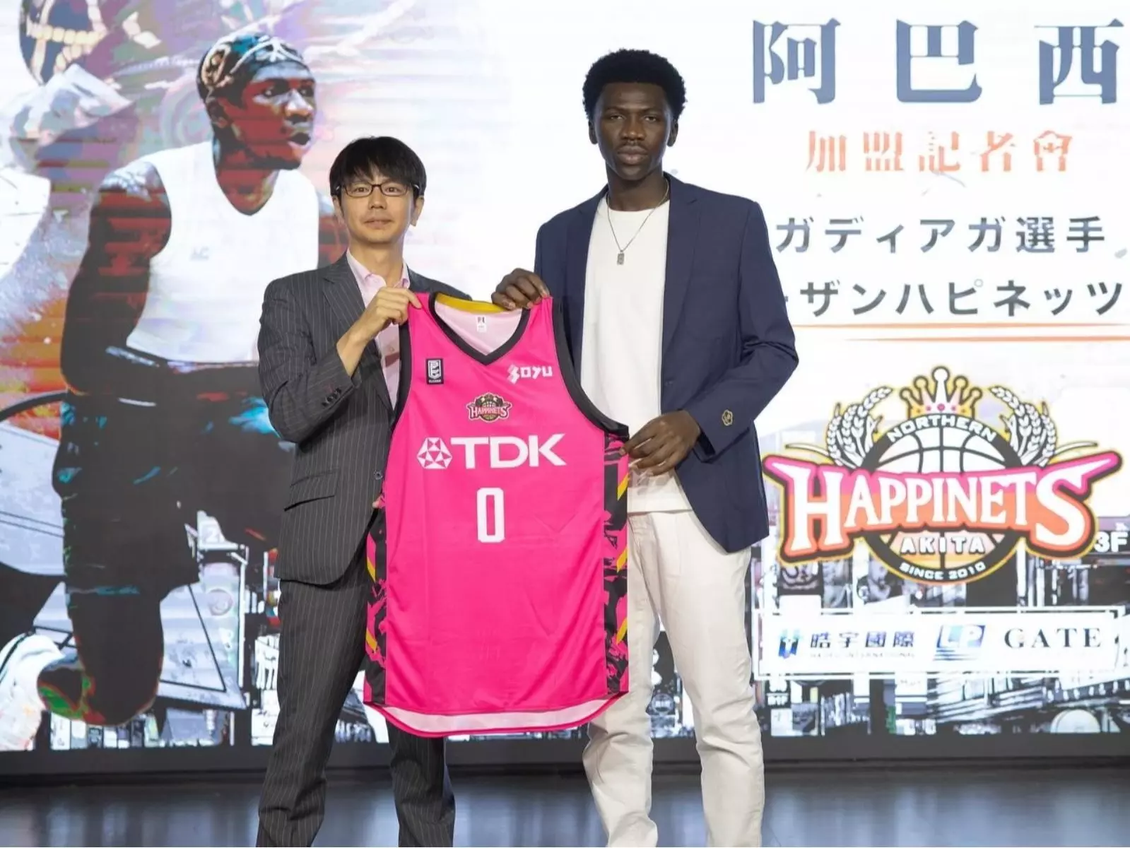 阿巴西正式加盟日本 B.LEAGUE 秋田北部喜悅，承接富樫勇樹的 0 號球衣！