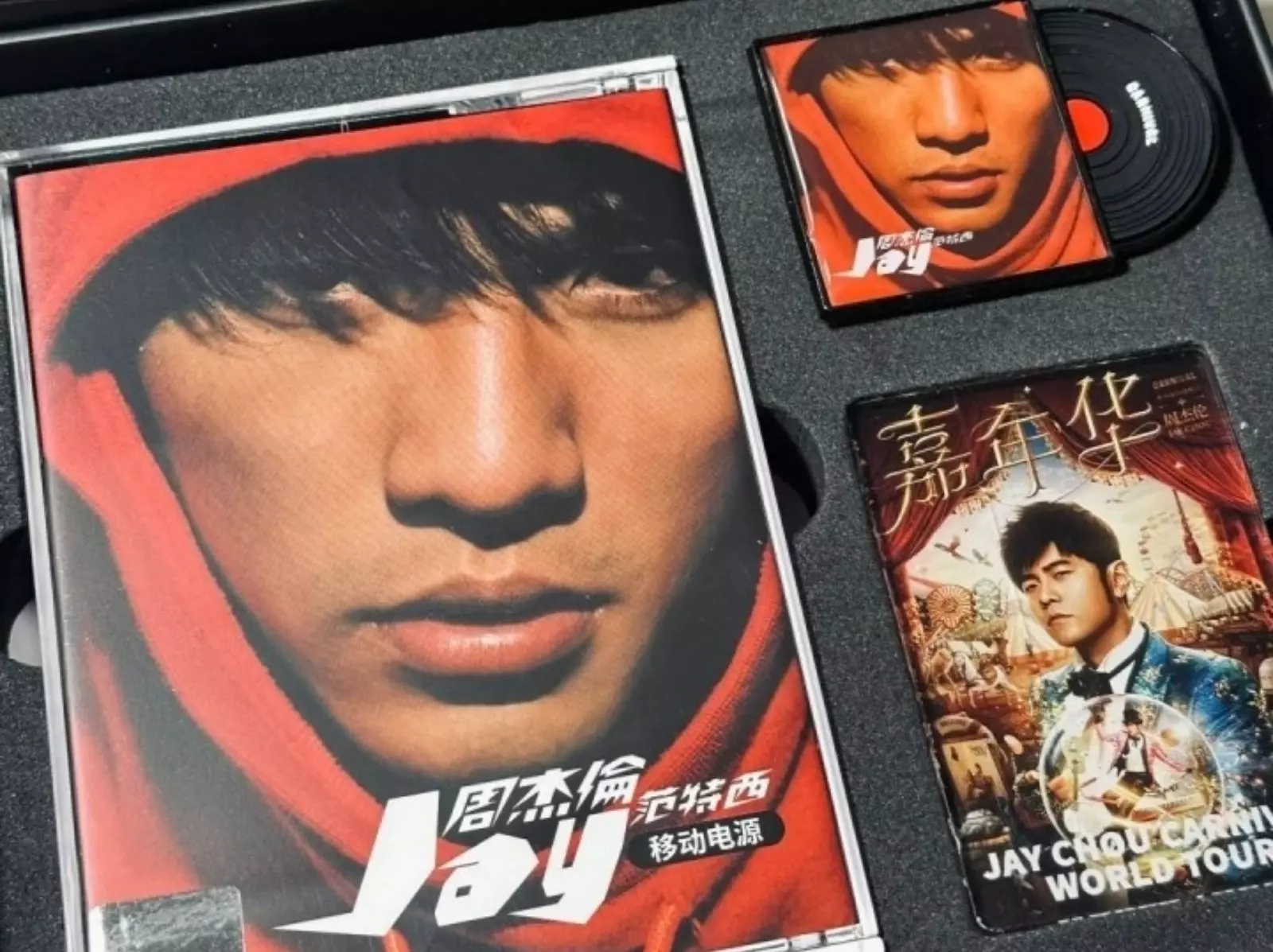 周杰倫演唱會門票售空！中國場次周邊推《范特西》卡帶行動充引熱議！