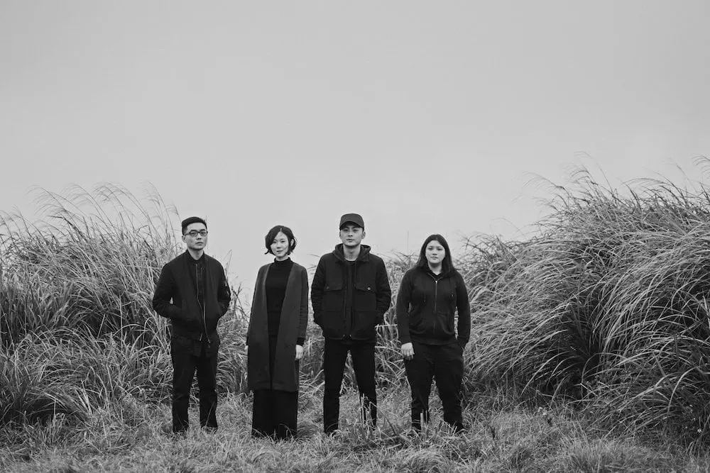 金曲 35 / 「草東沒有派對」榮獲最佳樂團獎！得獎感言提離世鼓手：「舞台從來不是只有我們四人！」