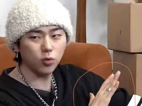具荷拉保險箱遭偷！韓國網友拿 ZICO 手指弧度跟小偷做對比驚呼：「太恐怖！」