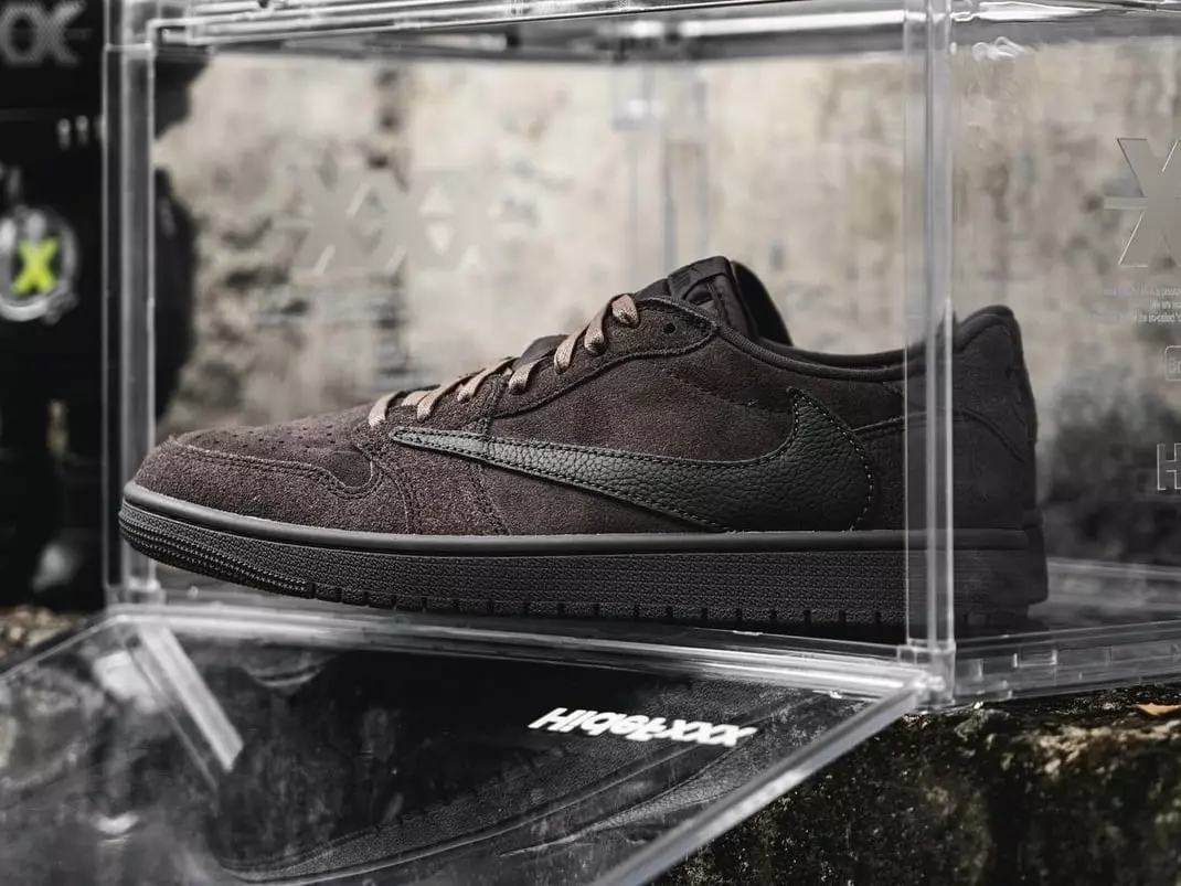 Travis Scott x Air Jordan 1 Low 
