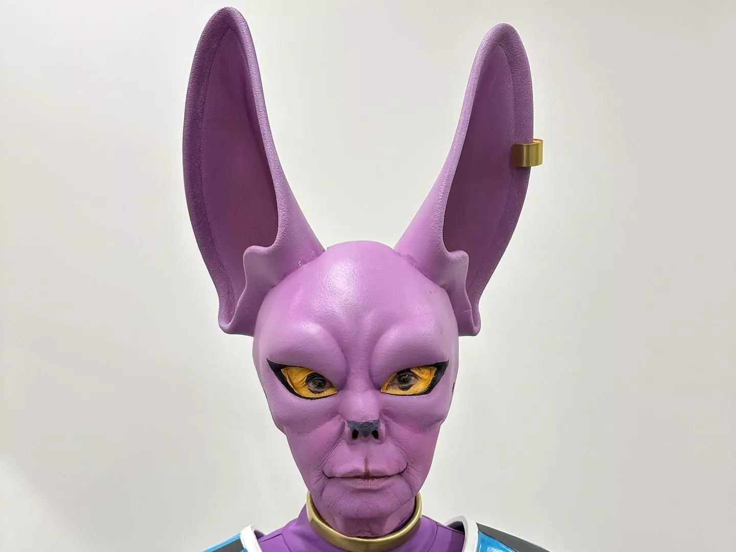 《七龍珠》破壞神比魯斯現身，日本 70 歲資深女星研直子完美 Cosplay！