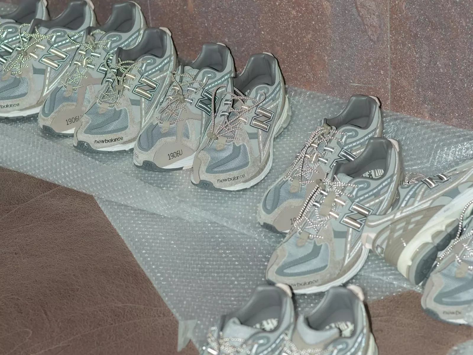 INVINCIBLE x N.HOOLYWOOD x New Balance M1906NIH 聯名系列開賣，台灣發售詳情公開！