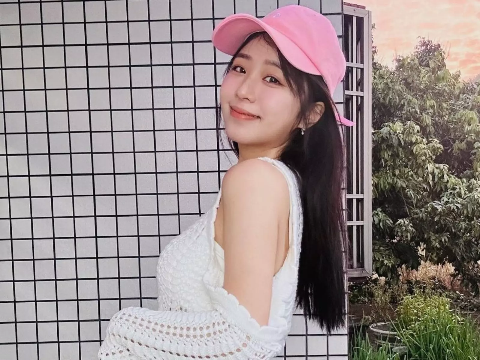Youtuber 這群人「茵聲」死庫水正面開 V，嬌喊：「請叫我性感小妖精！」【野生抓正妹】