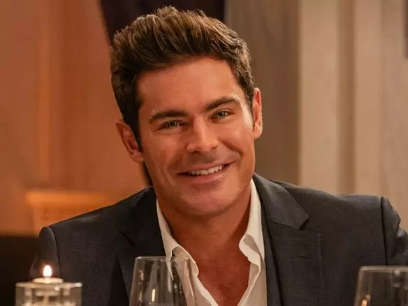 《非常家務事》柴克艾弗隆 Zac Efron 臉型變化再掀熱議！他承認是副作用：「我的咀嚼肌一直在長大！」