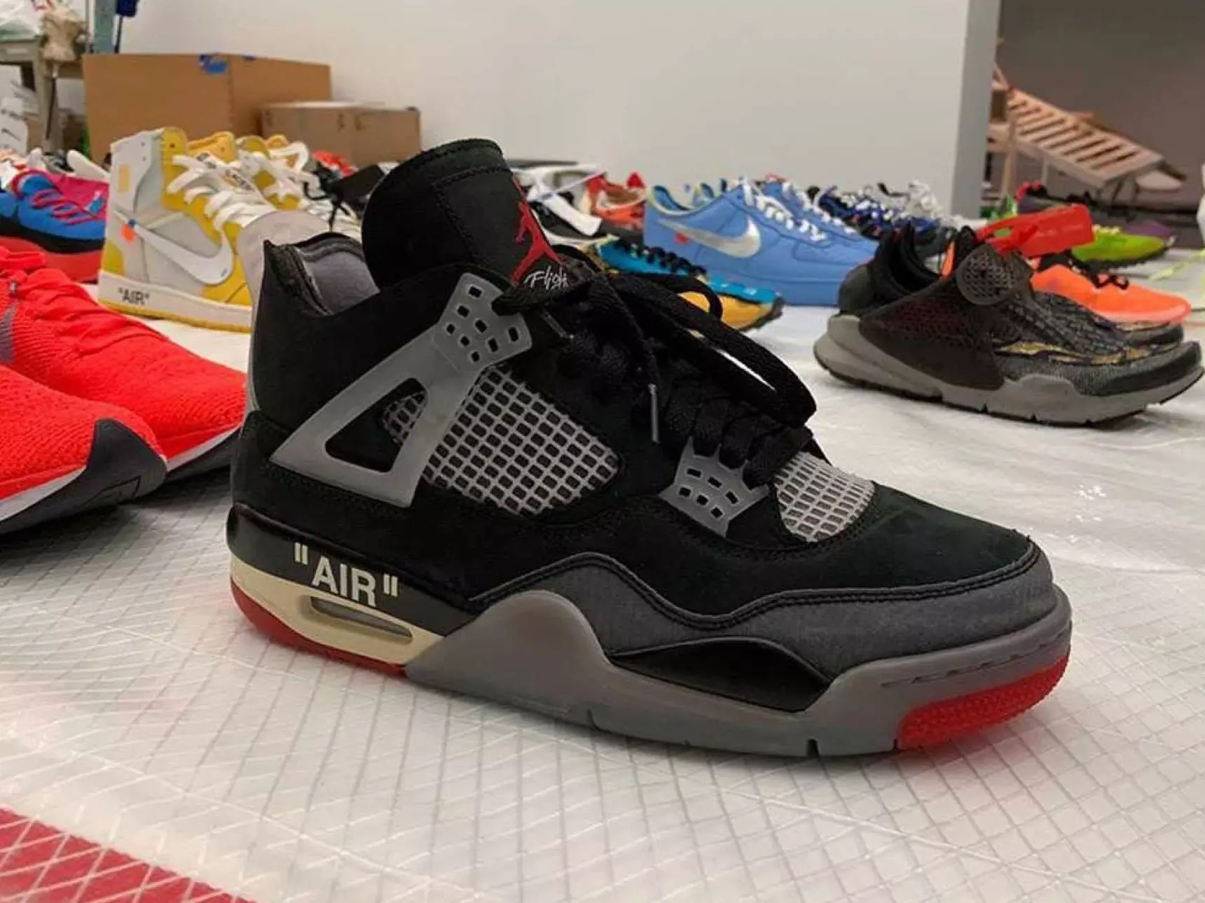 Off-White x Air Jordan 4 