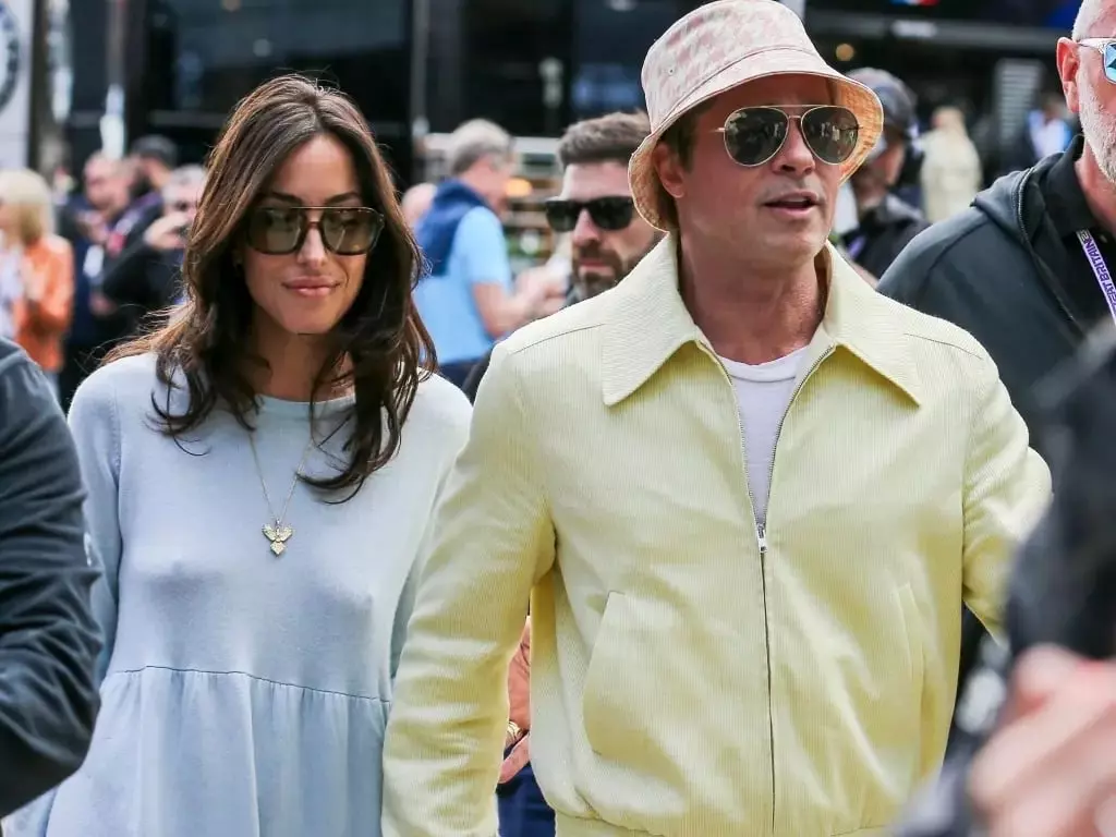 布萊德彼特 Brad Pitt 首次牽女友伊妮絲狄拉夢 Ines de Ramon 露面！正式官宣引熱議！