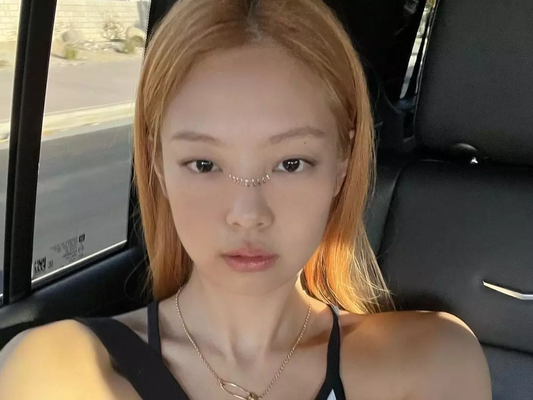 BLACKPINK Jennie 電子煙事件再延燒！遭指控違停車輛不聽勸阻，經紀人：「收到罰單也沒關係！」