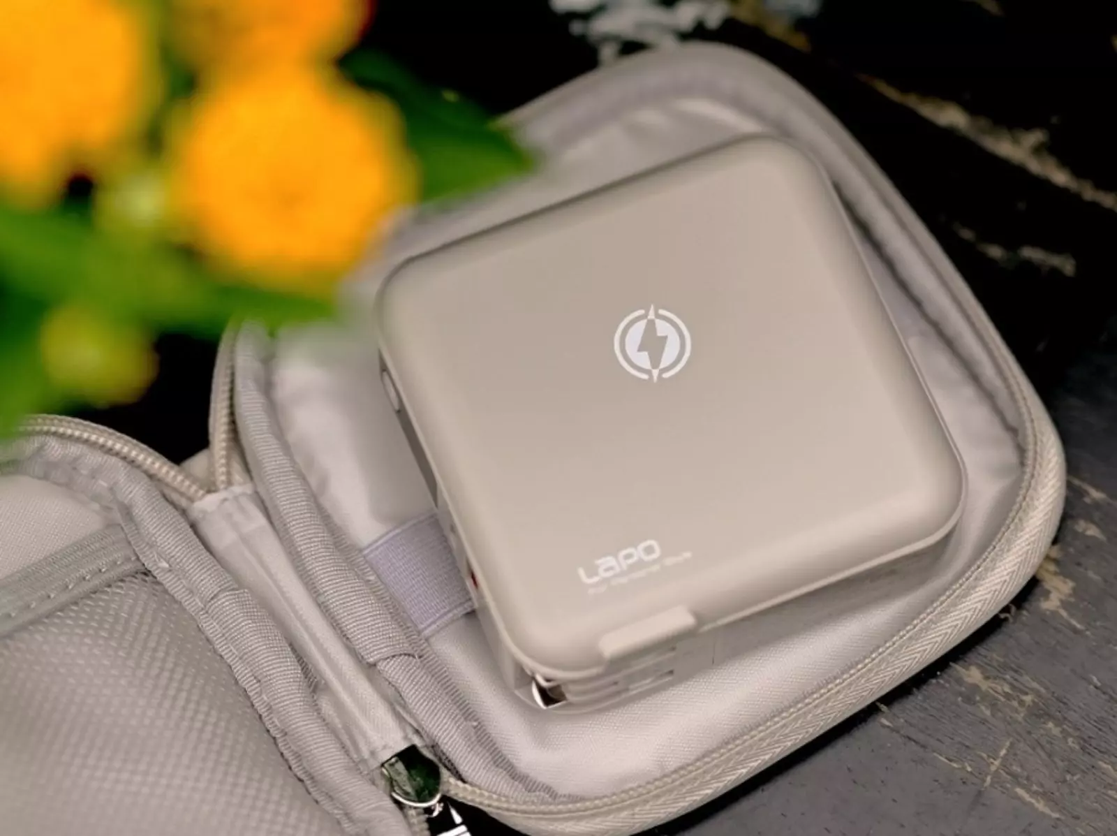 2025 行動電源 10 大品牌推薦：LAPO、PhotoFast⋯出國手機手錶通通都能充！