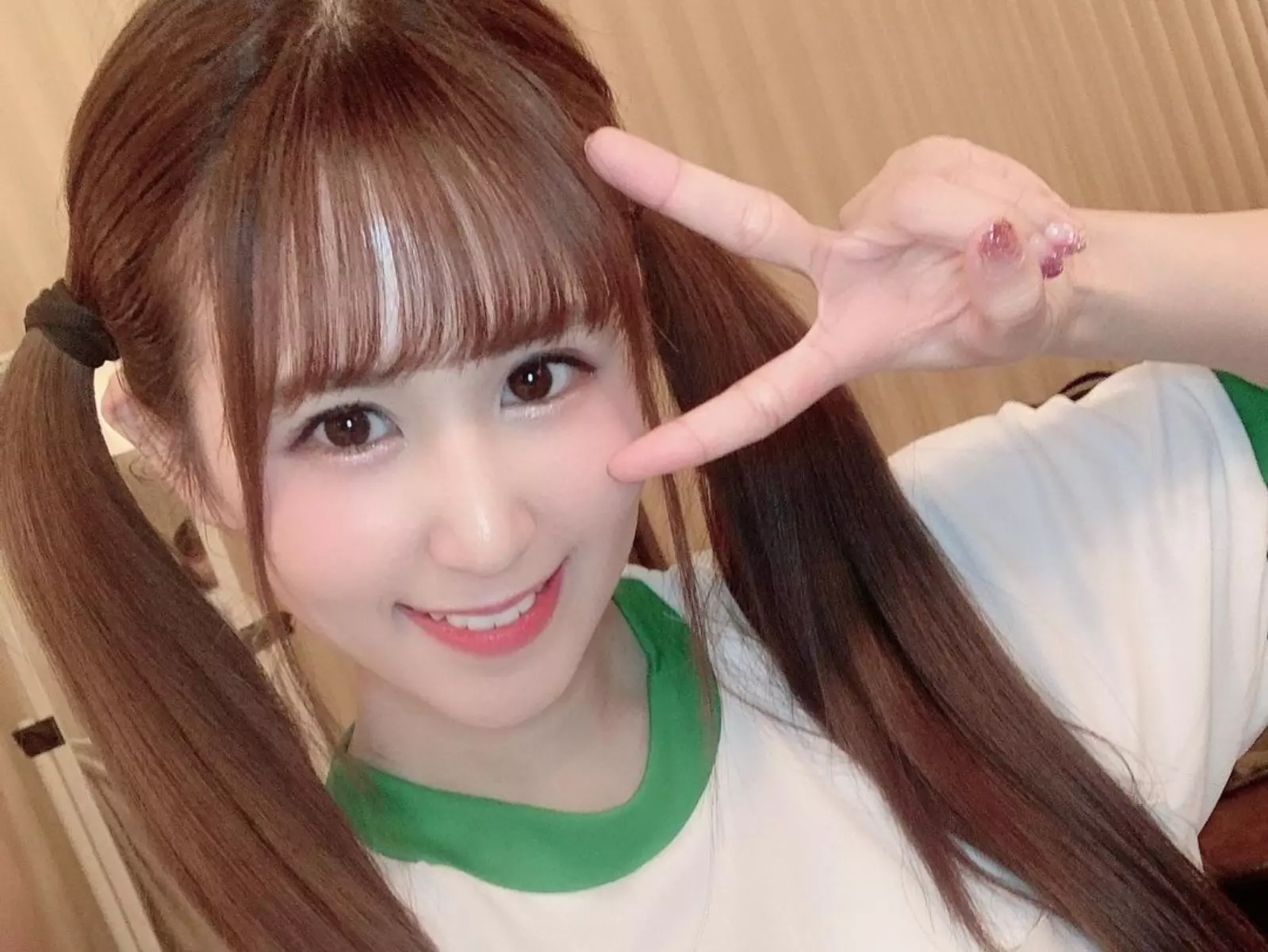 大谷翔平最辣女粉絲！水沢まい 猛掀球衣應援，狂晃「I 級曲線」有夠震撼！【野生抓正妹】