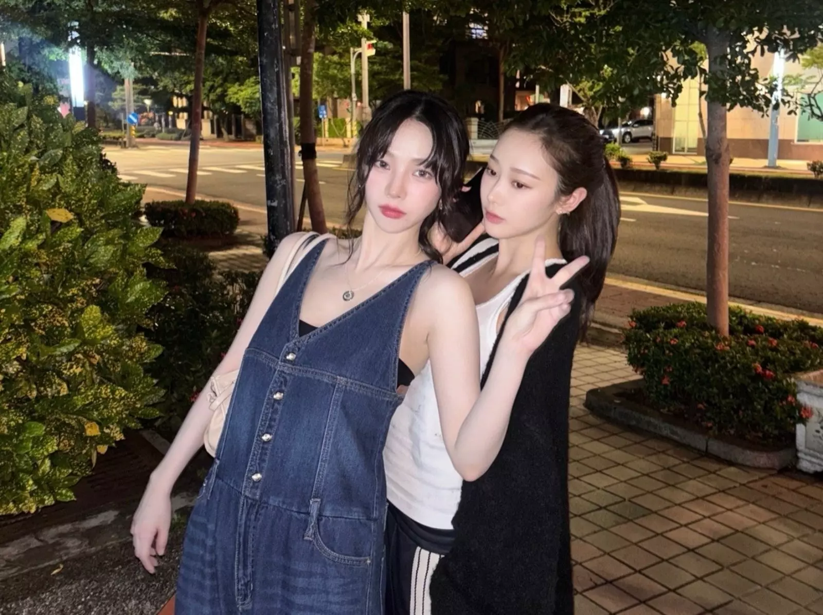 aepsa Karina 野生卡寶現身台北街頭！與 Giselle 和美麗華摩天輪合影引網轟動！