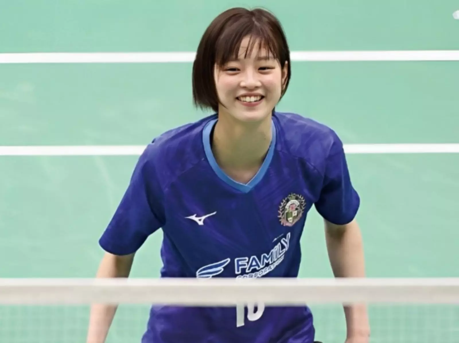 日本羽球選手「田口真彩」撞臉 NewJeans Hanni，韓網驚：「笑起來簡直一樣！」